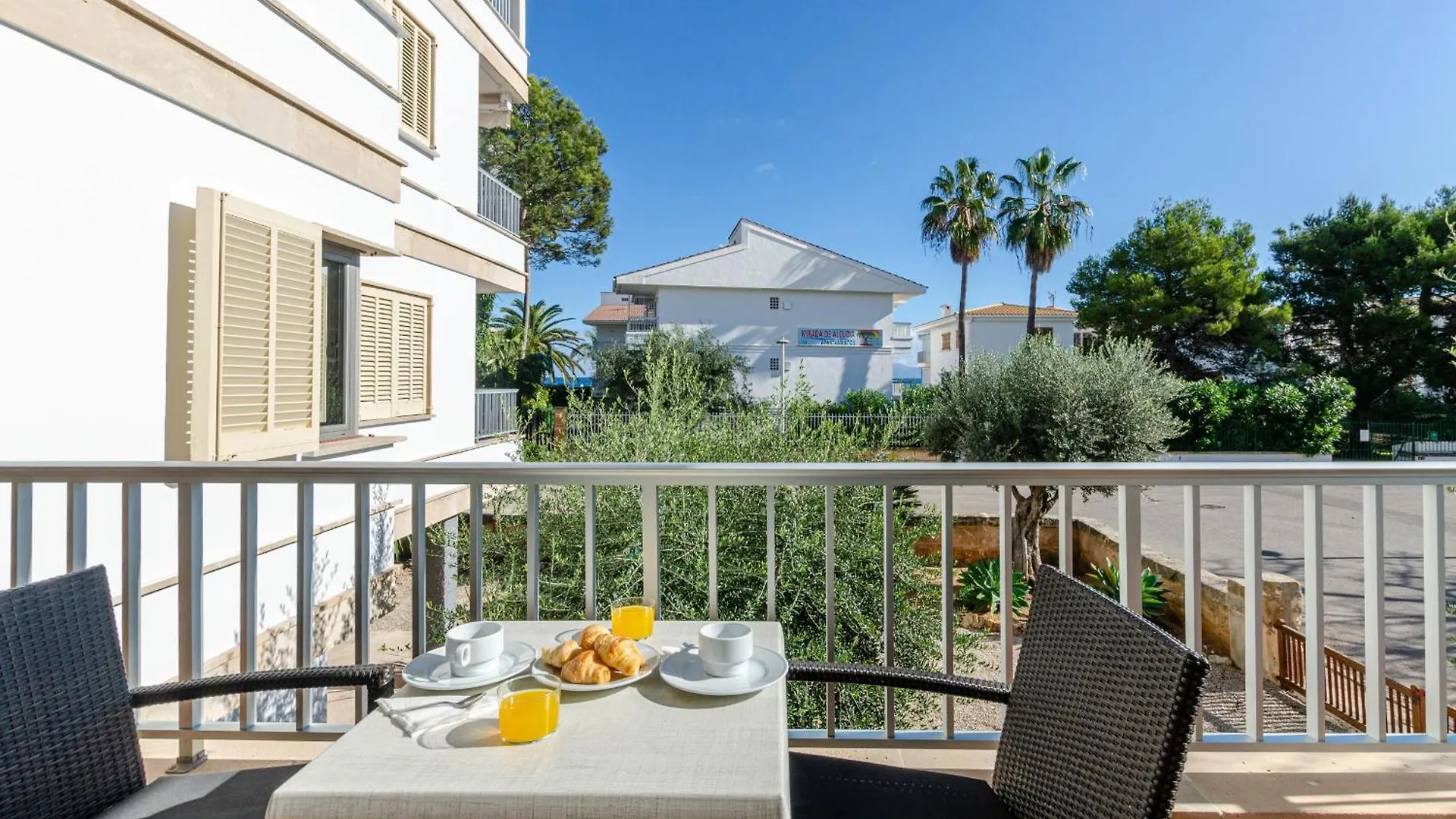 Yourhouse Roses 9 Port de Alcudia  0*, Port de Alcudia (Mallorca) Spain