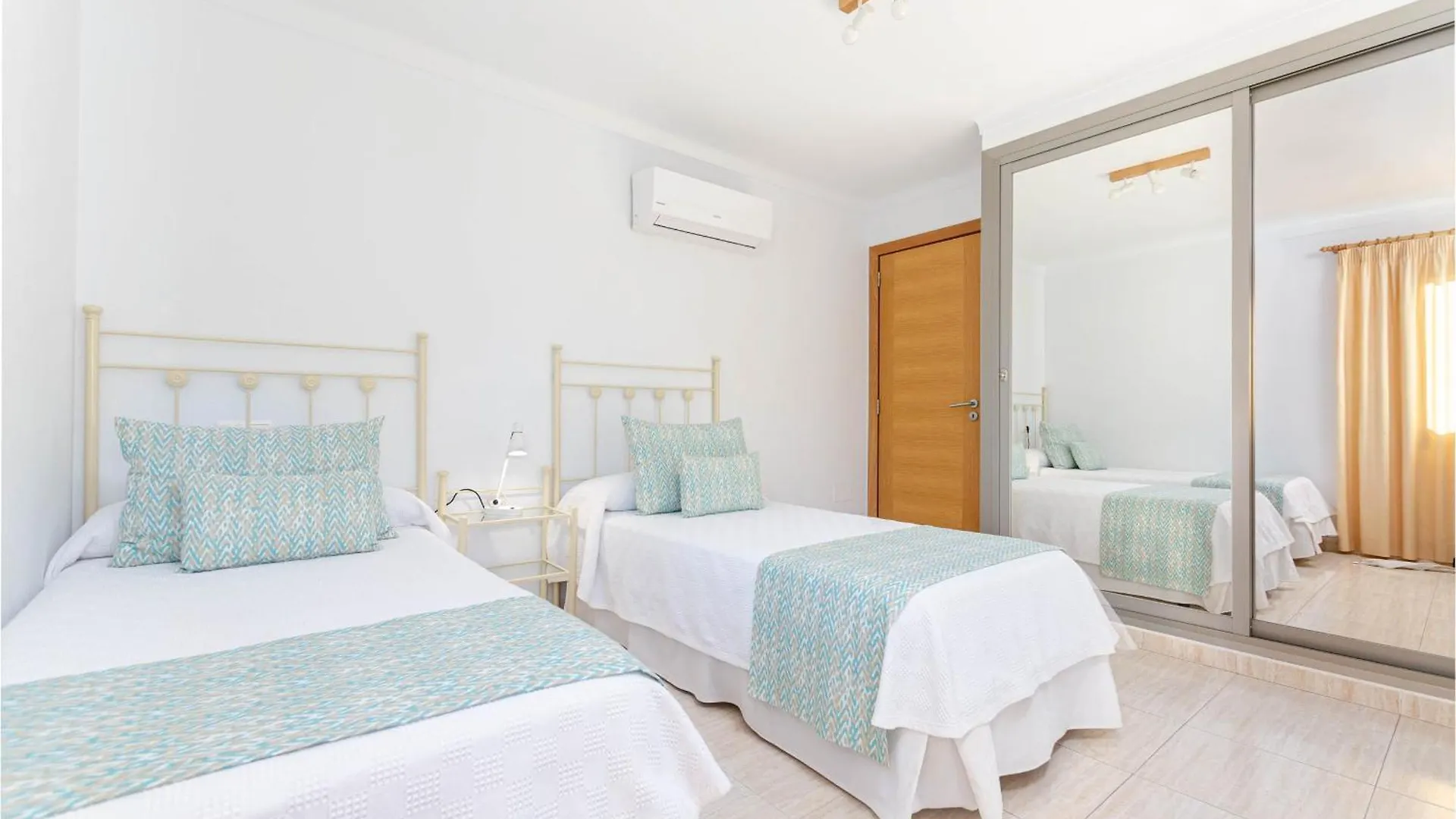 Yourhouse Roses 9 Puerto de Alcúdia Apartamento